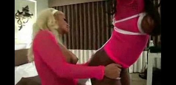  Jada Fire Forced To Squirt